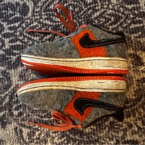 Nike Kids Sneakers in Gray and Orange